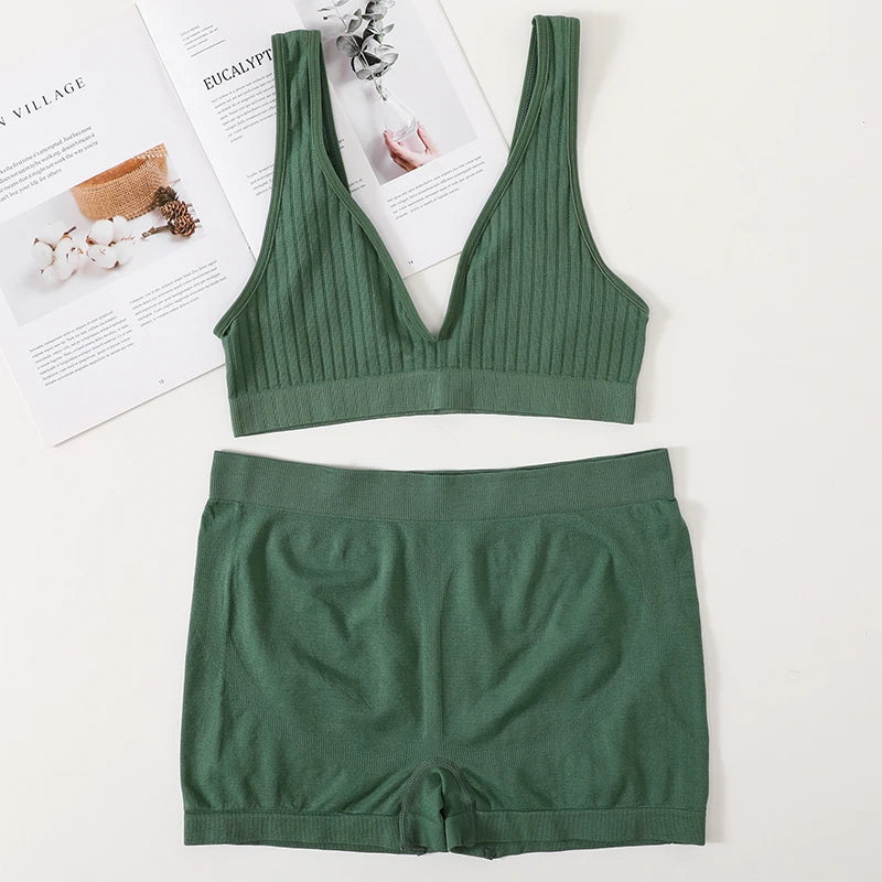 Bravellea Seamless Sports Bra & Shorts Set - V-Neck Unlined Athletic Lingerie.