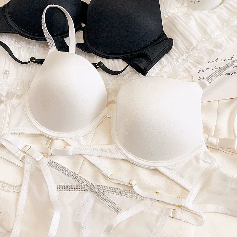 Sexy large size women glossy traceless rhinestone bra underpants set soft steel ring on thin and thick underwear lingerie.