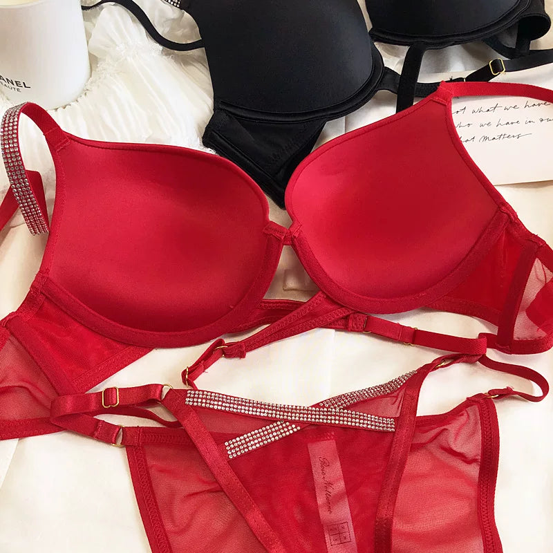 Sexy large size women glossy traceless rhinestone bra underpants set soft steel ring on thin and thick underwear lingerie.