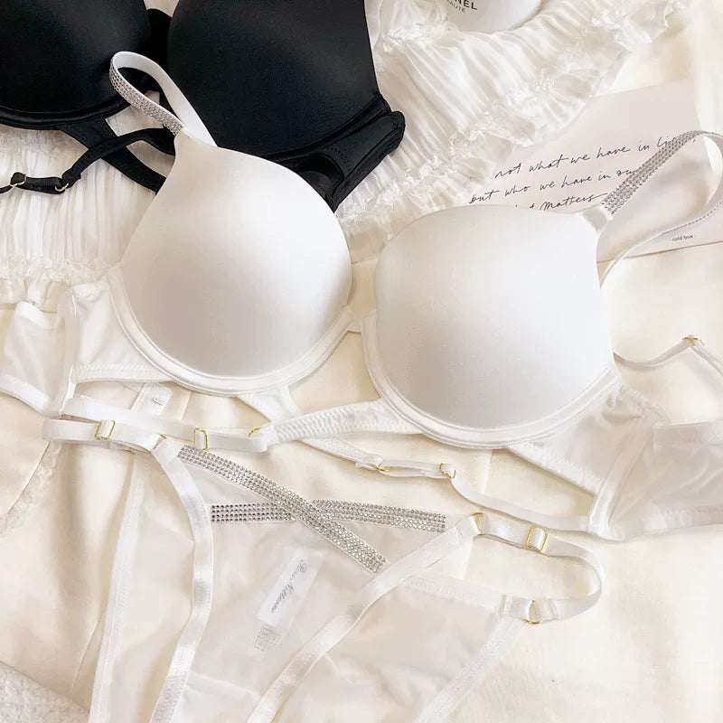 Sexy large size women glossy traceless rhinestone bra underpants set soft steel ring on thin and thick underwear lingerie.