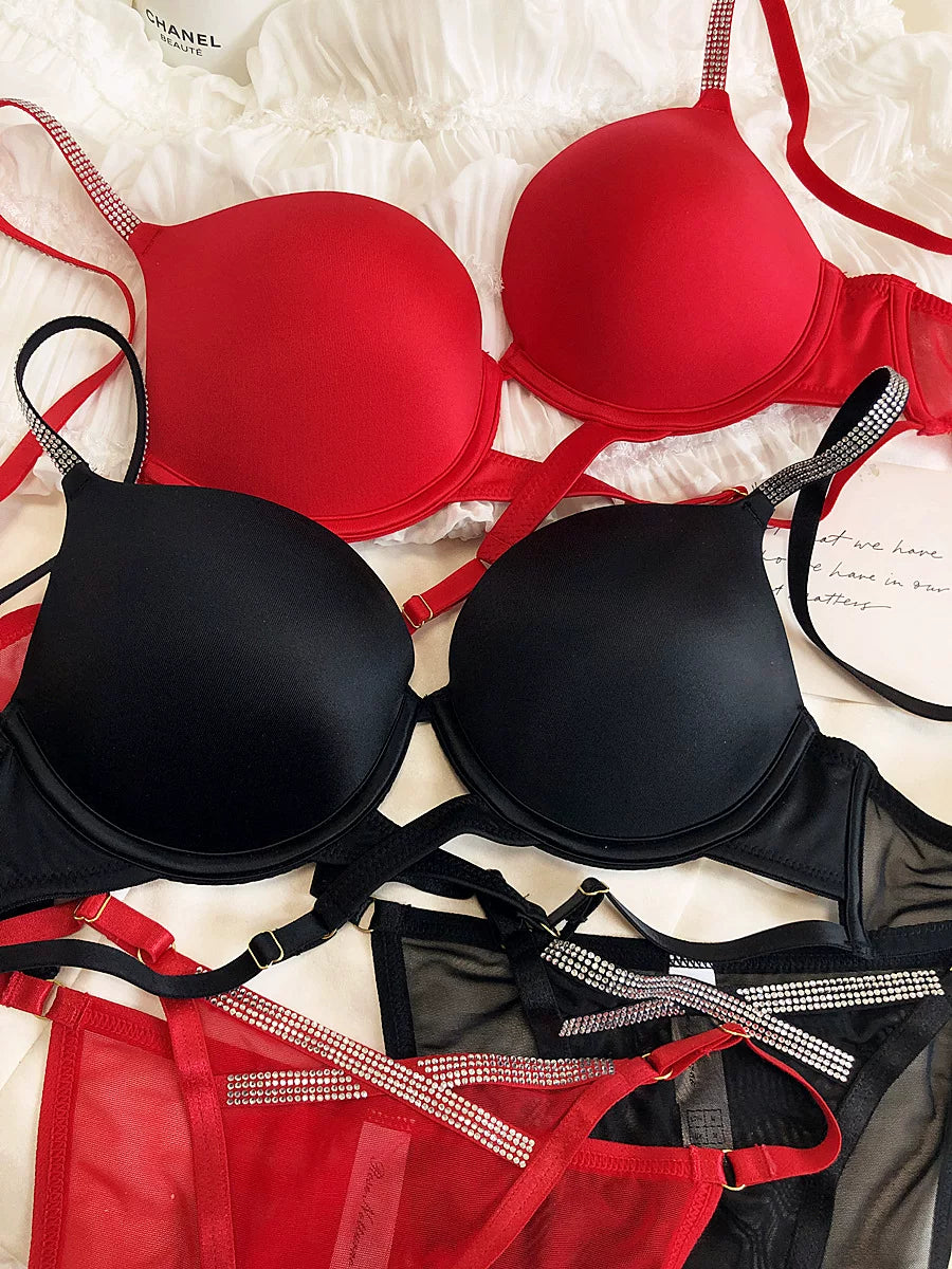 Sexy large size women glossy traceless rhinestone bra underpants set soft steel ring on thin and thick underwear lingerie.