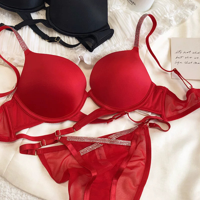 Sexy large size women glossy traceless rhinestone bra underpants set soft steel ring on thin and thick underwear lingerie.