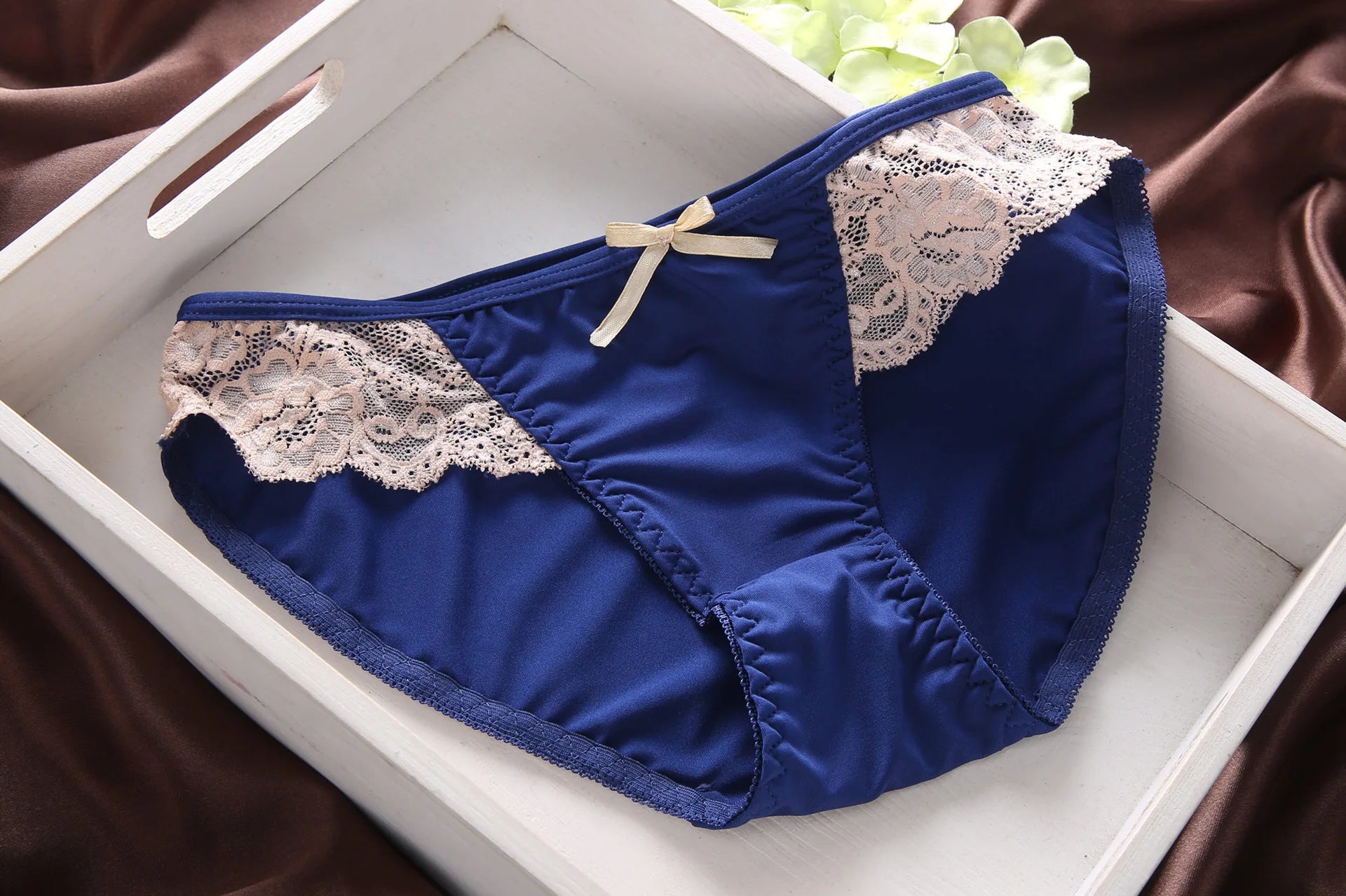 Bravellea Sexy Lace Bra Set - Deep Cleavage Push-Up Underwired Lingerie.