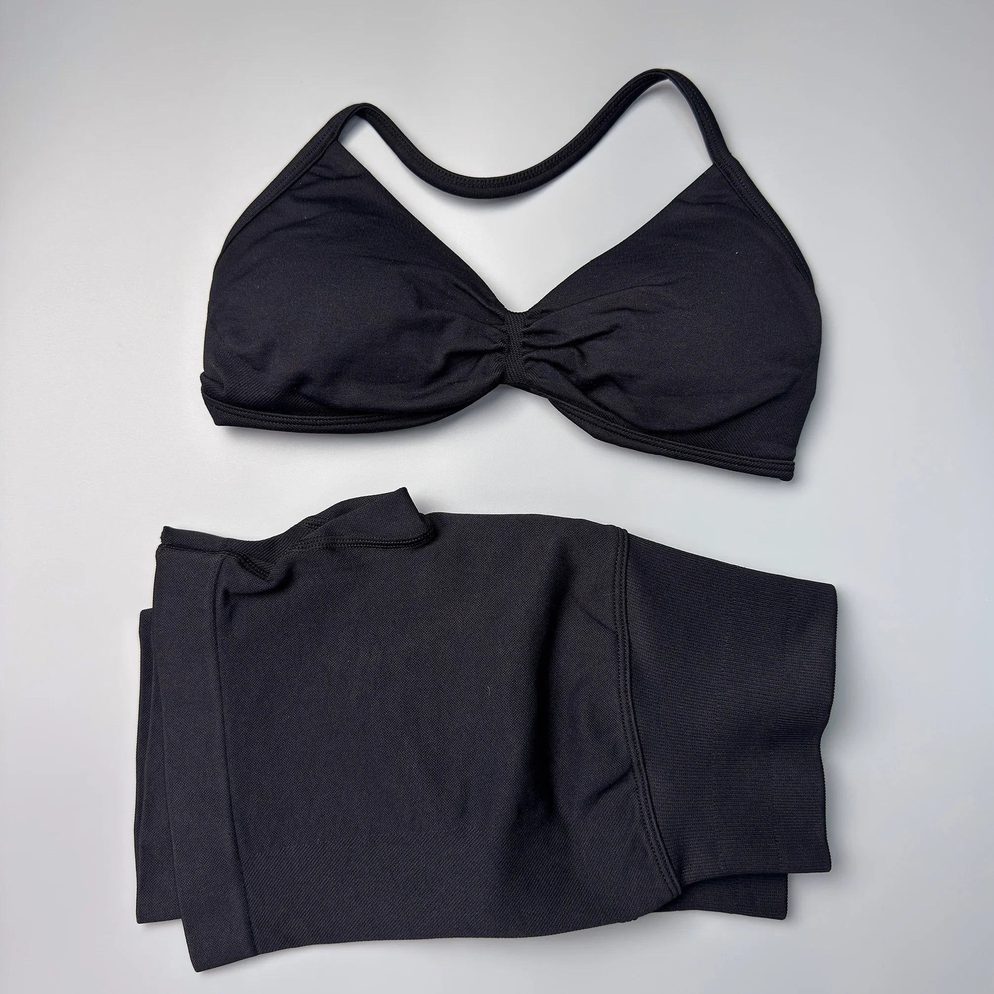 Bravellea 2-Piece Seamless Yoga Set - Halter Bra & Scrunch Butt Shorts