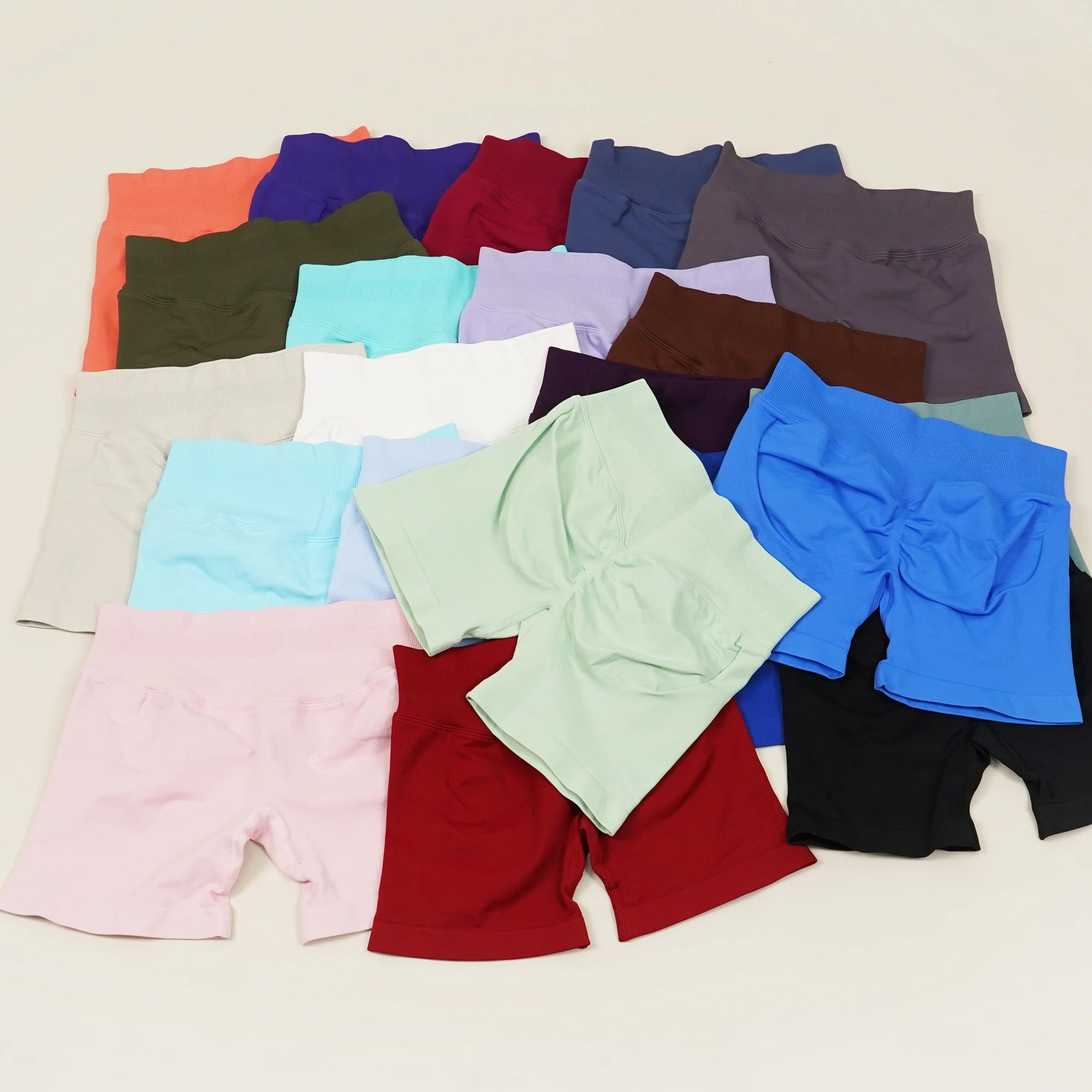 Bravellea 2-Piece Seamless Yoga Set - Halter Bra & Scrunch Butt Shorts