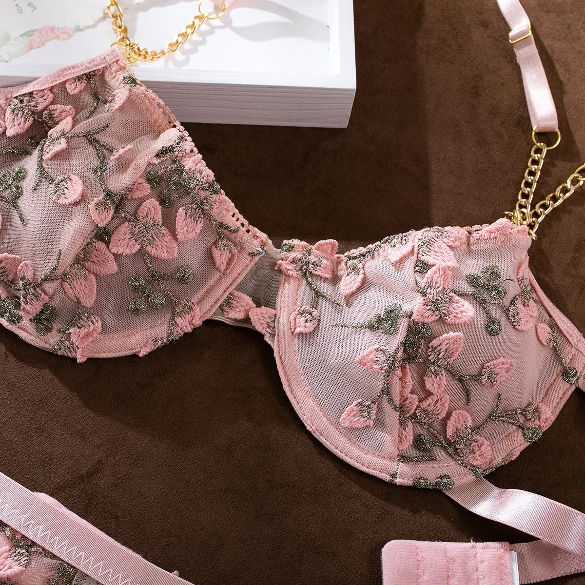 Bravellea Embroidered Flower Perspective Set - Sweet Sexy Chain 3-Piece